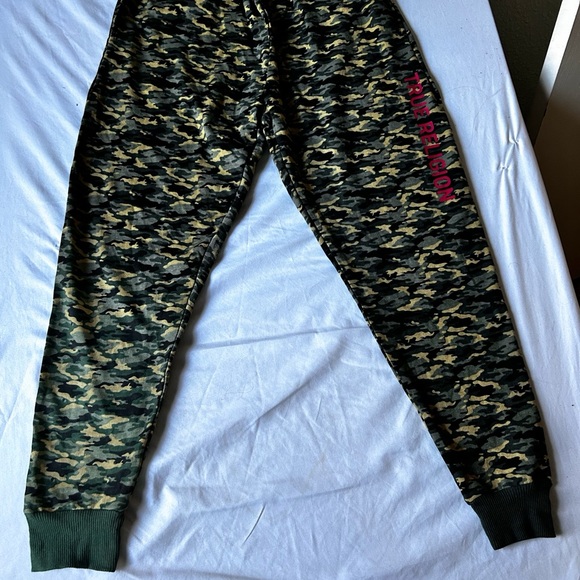 Brand new true religion camo sweatpants, true religion, gym, pants size small - Picture 4 of 6